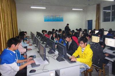 宜宾县柳加职业中学校 动漫设计与开发专业的特色与前景